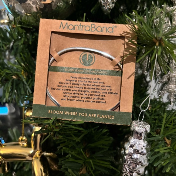 🆕 MantraBand "Bloom Where You Are Planted," New in Package! - Picture 1 of 5